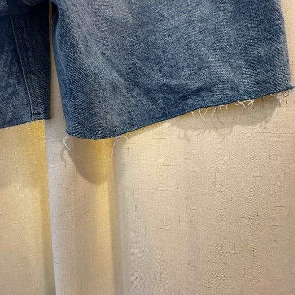 Old Navy Jean Shorts. NWT SZ12 - Picture 2 of 3